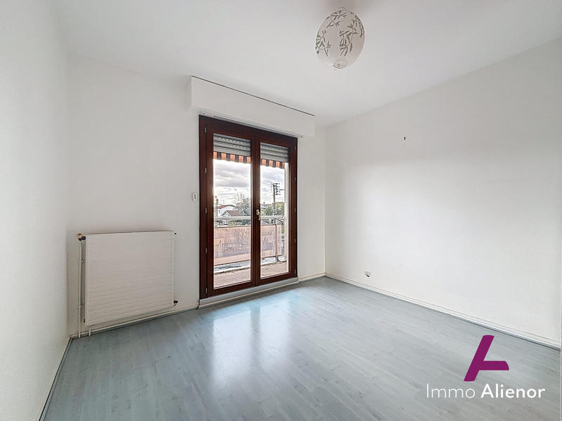 Appartement - 93 m² - 4 pièces