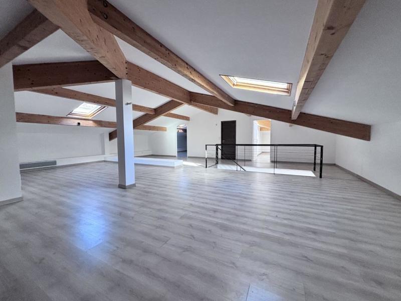 Appartement - 188 m² - 5 pièces