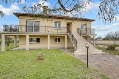 Maison - 233 m² - 8 pièces