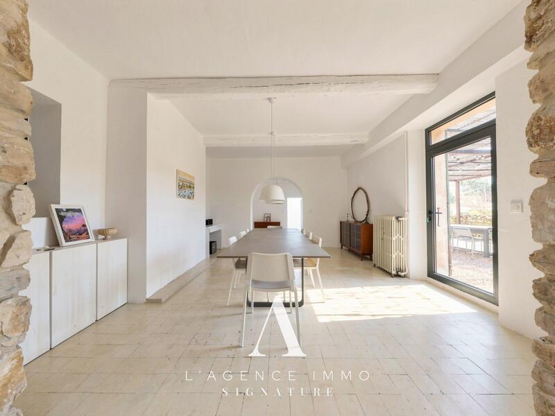 Mas - 340 m² - 11 pièces