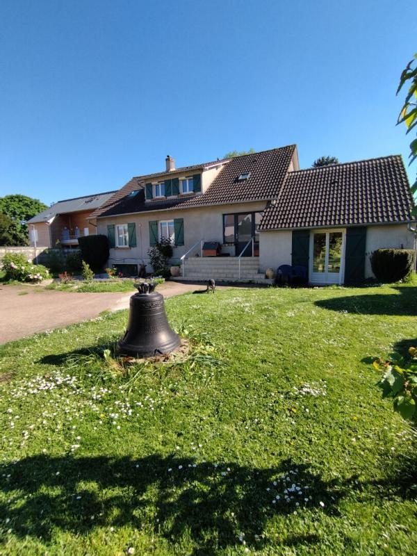 Maison - 195 m² - 9 pièces