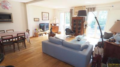 Maison - 182 m² - 7 pièces