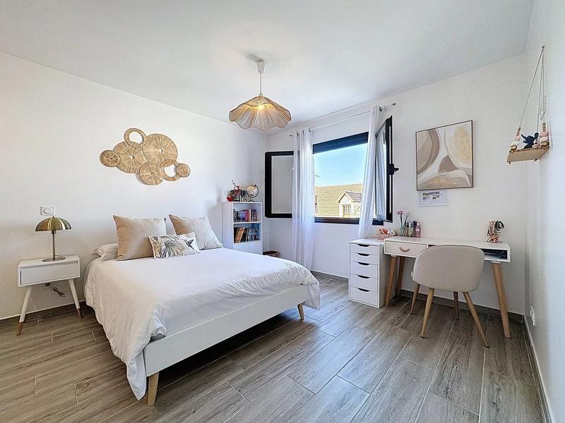 Maison - 235 m² - 8 pièces