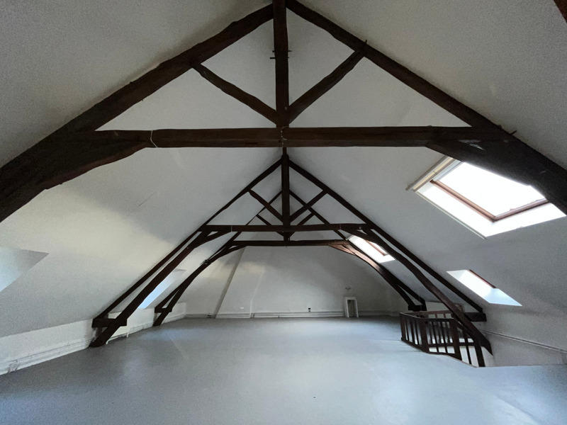 Maison - 305 m² - 8 pièces