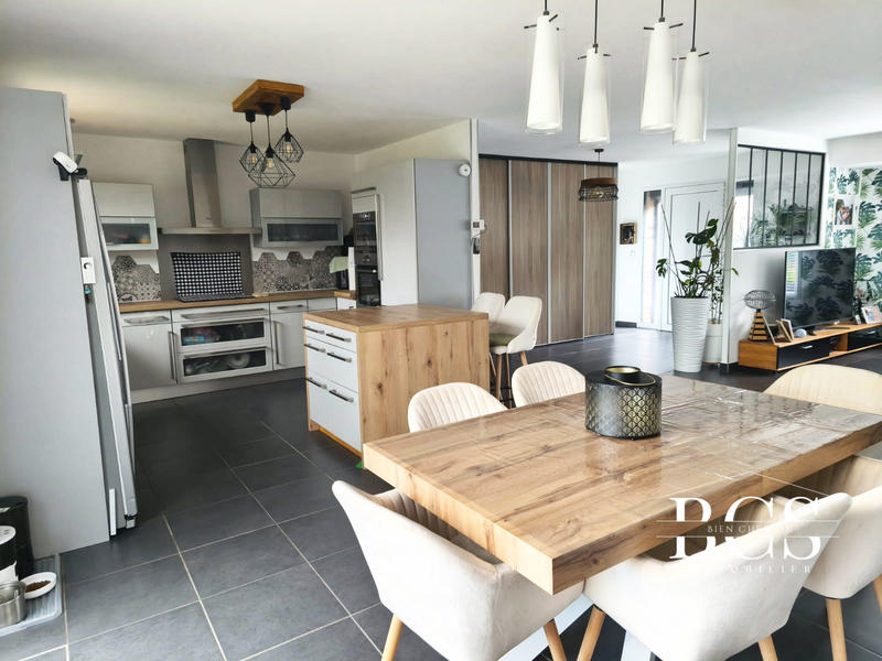 Maison - 136 m² - 7 pièces