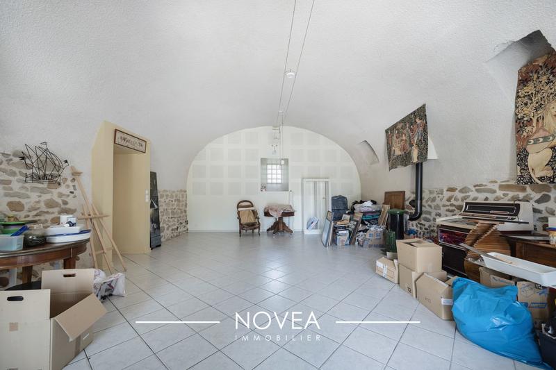 Maison ancienne - 210 m² - 5 pièces