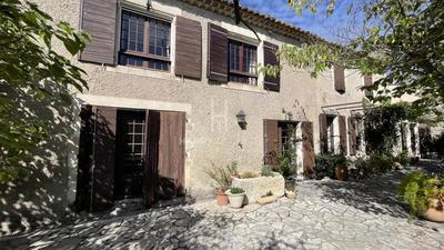 Mas - 230 m² - 7 pièces