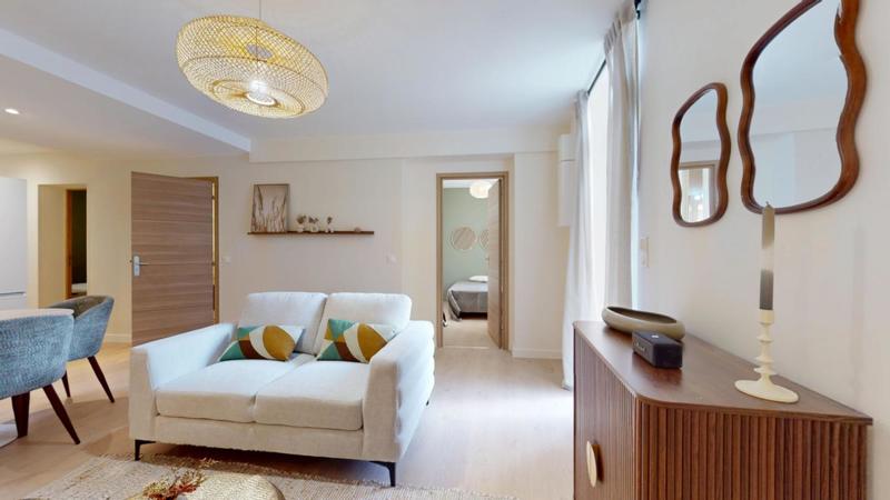 Appartement - 77 m² - 5 pièces