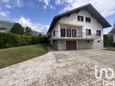 Maison - 197 m² - 6 pièces