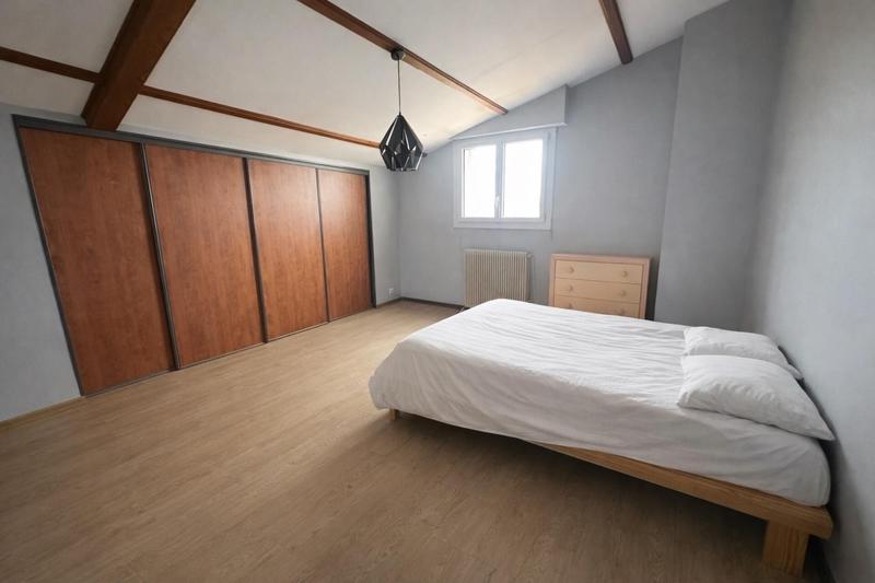 Maison - 224 m² - 8 pièces