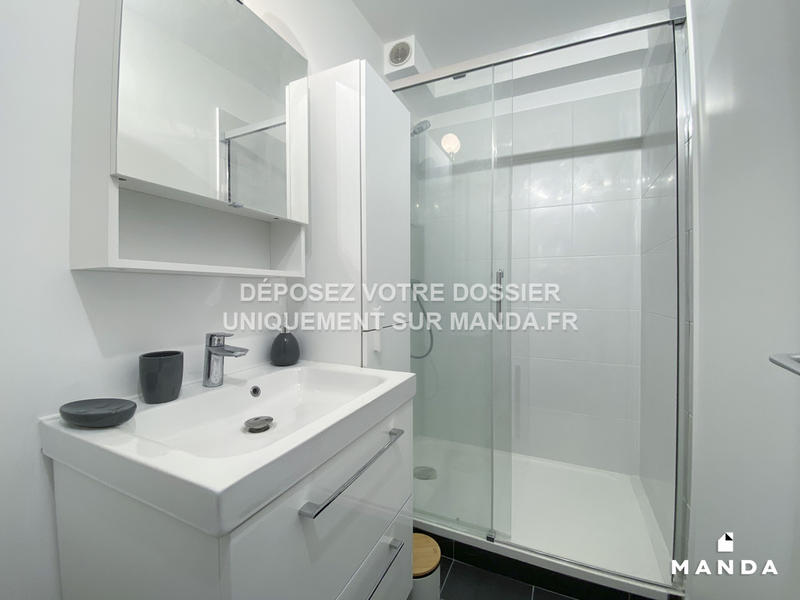 Chambre - 9 m² - 5 pièces