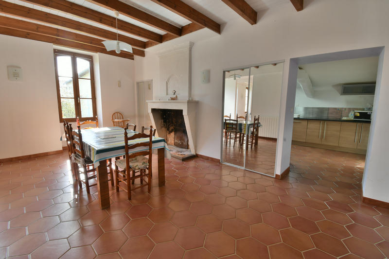 Maison - 290 m² - 8 pièces