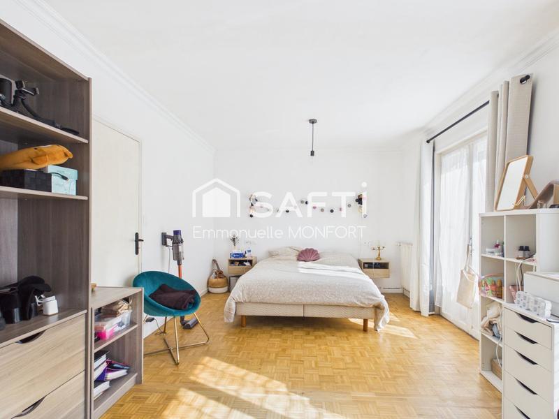 Maison - 250 m² - 11 pièces