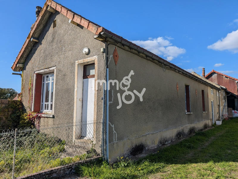 Maison de village - 360 m² - 10 pièces