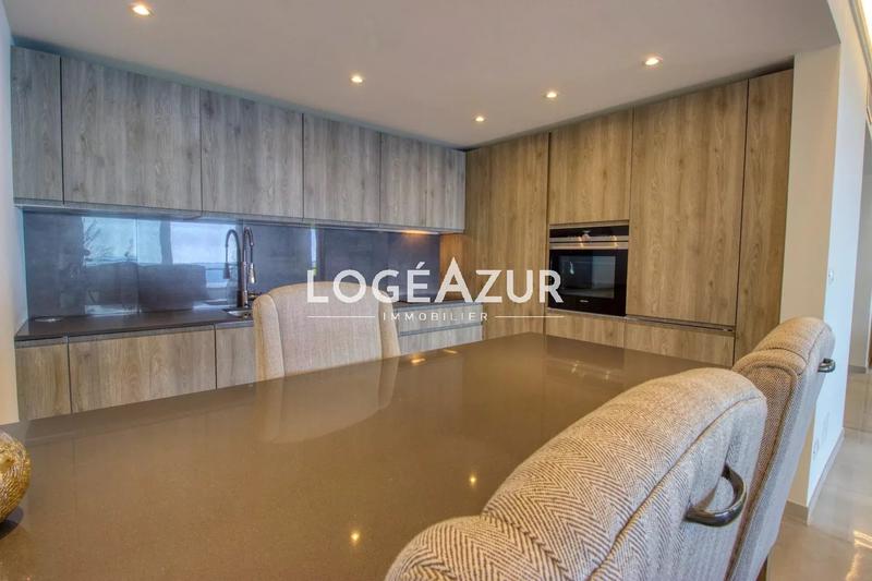 Appartement - 115 m² - 4 pièces