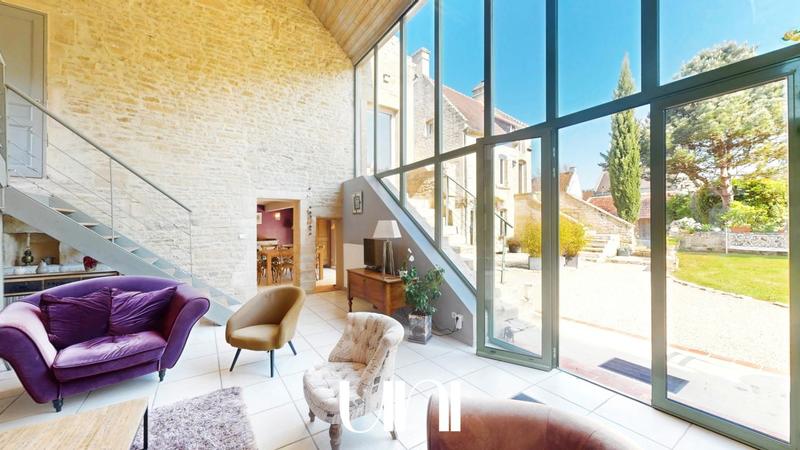 Maison - 305 m² - 11 pièces
