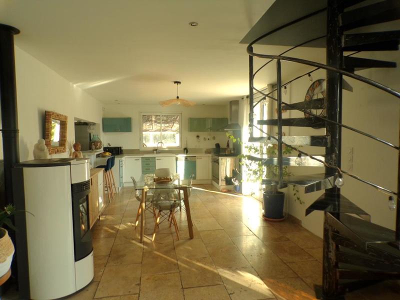 Maison - 181 m² - 7 pièces