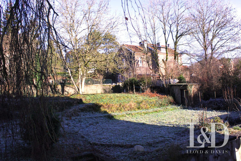 Maison - 243 m² - 7 pièces