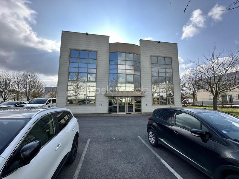 Bureau - 104 m² - 1 pièce