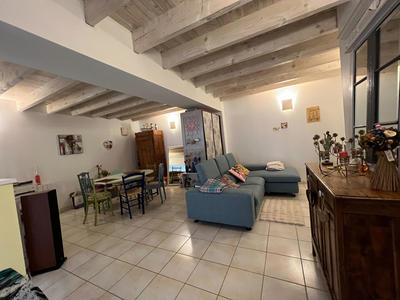 Maison - 230 m² - 9 pièces