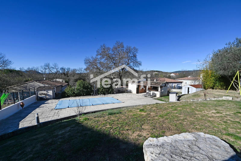 Maison traditionnelle - 135 m² - 7 pièces