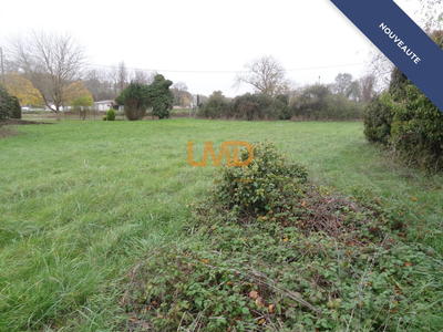 Terrain constructible - 1 827 m²