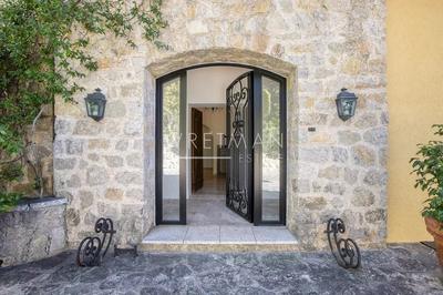 Immeuble mixte - 826 m²