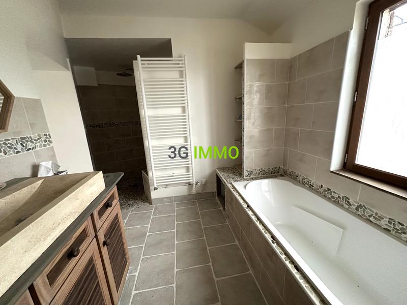 Maison en pierre - 130 m² - 5 pièces