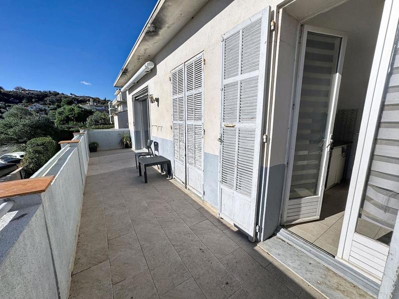 Maison - 337 m² - 13 pièces