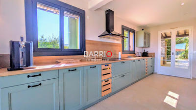 Villa - 280 m² - 9 pièces