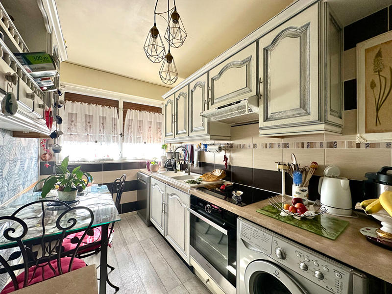 Appartement - 86 m² - 4 pièces