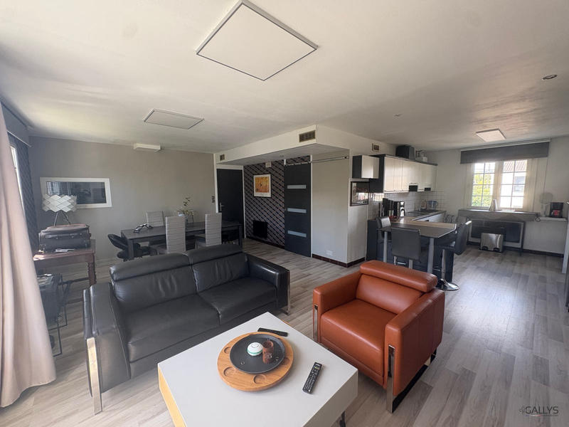 Maison - 90 m² - 6 pièces