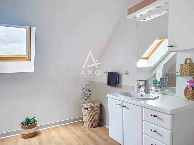 Maison - 285 m² - 10 pièces