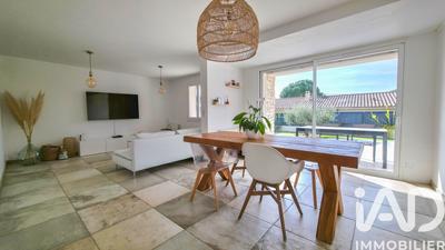 Maison - 227 m² - 12 pièces