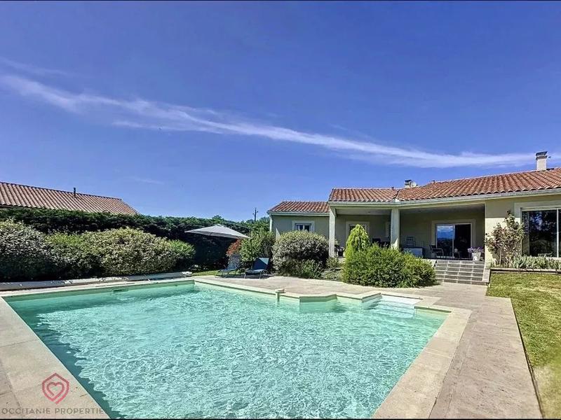 Villa - 184 m² - 6 pièces