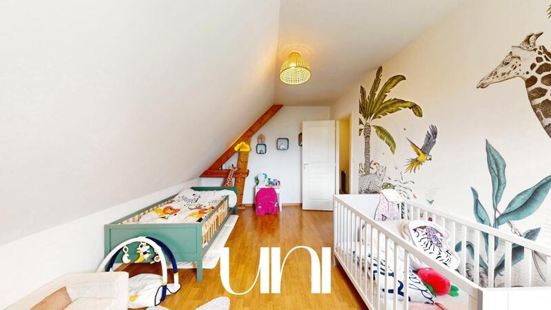 Maison - 928 m² - 5 pièces