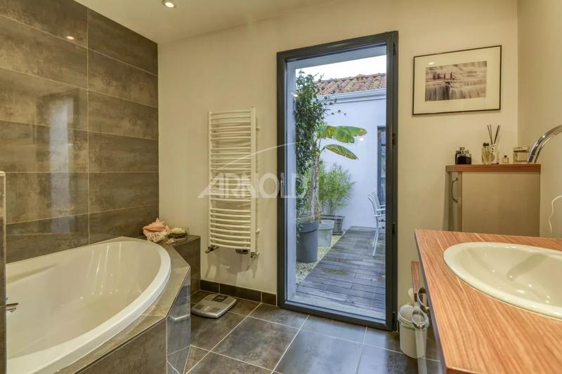 Maison - 191 m² - 8 pièces