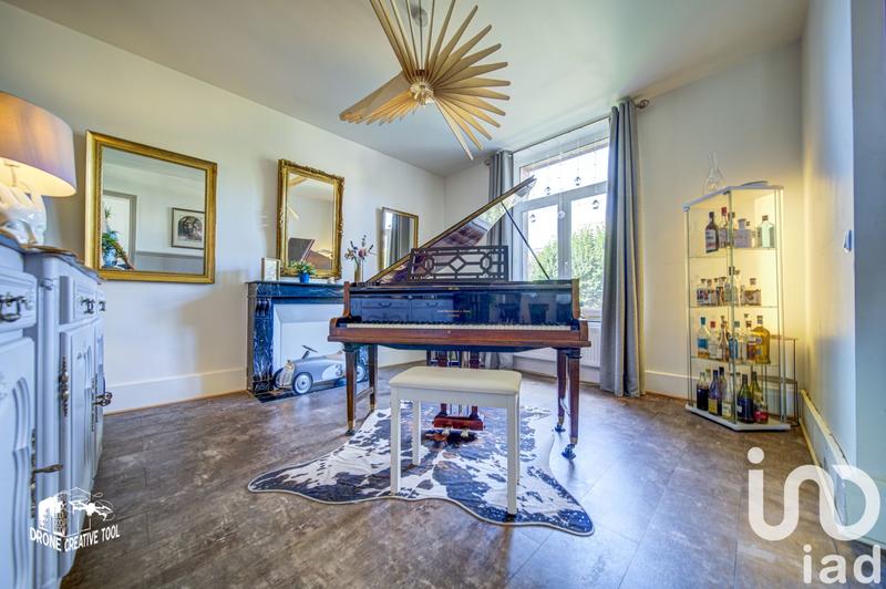 Maison - 323 m² - 13 pièces