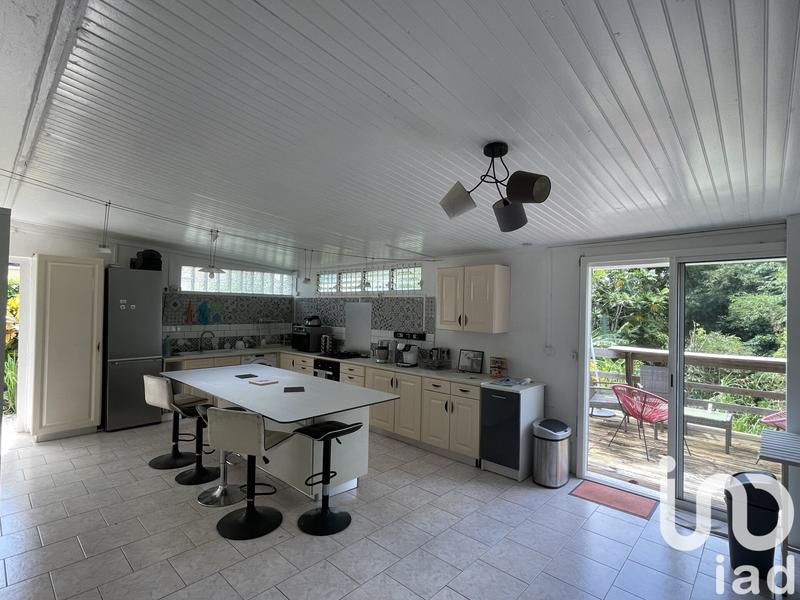 Maison - 220 m² - 4 pièces