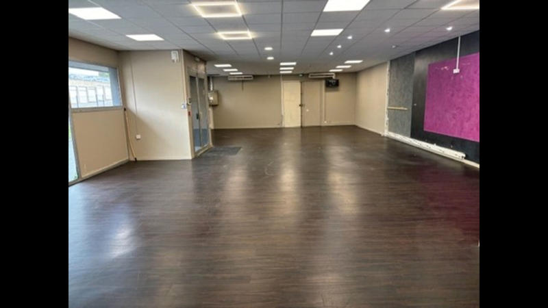 Local d'activité / Entrepôt - 322 m²