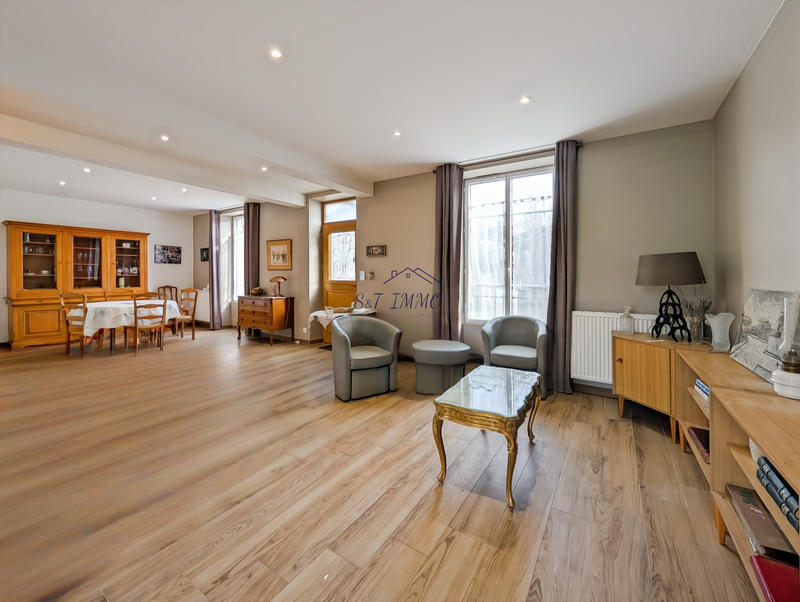 Maison - 197 m² - 7 pièces