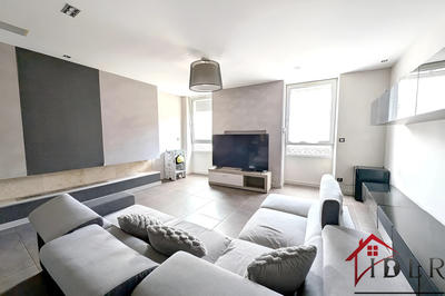 Appartement - 146 m² - 6 pièces