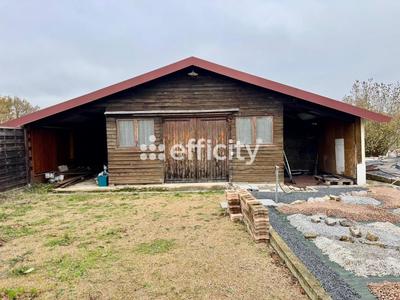 Maison - 275 m² - 16 pièces