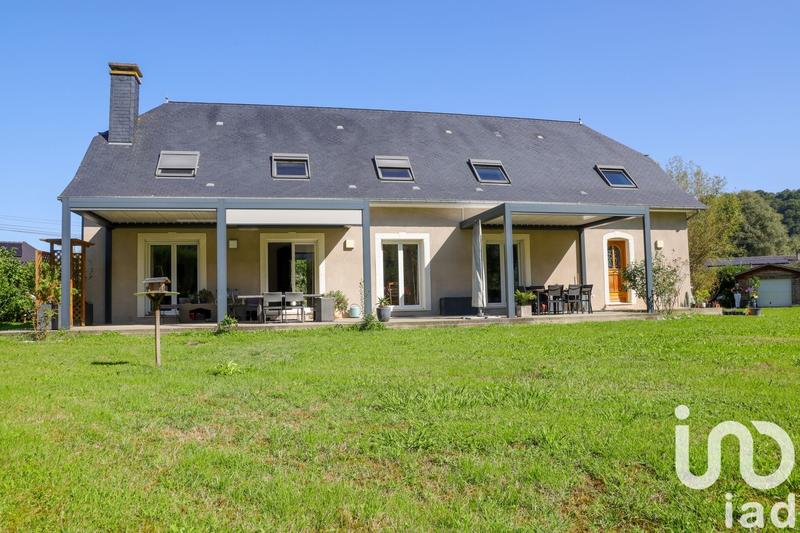 Maison - 257 m² - 8 pièces