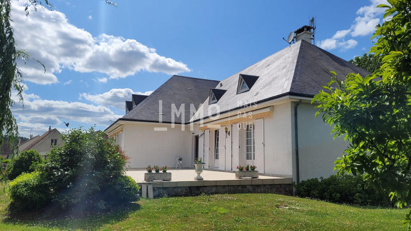 Maison - 231 m² - 10 pièces