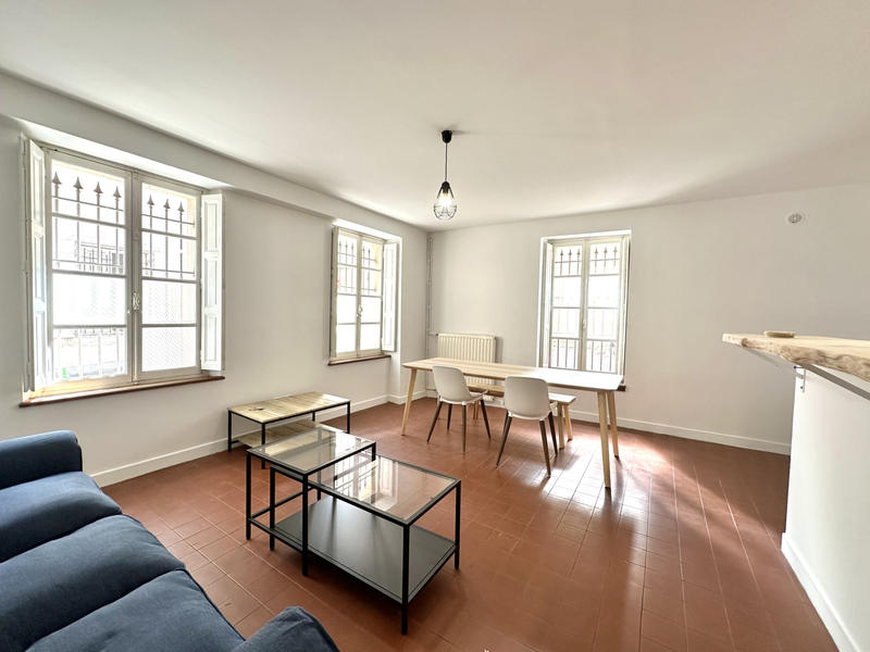 Appartement - 75 m² - 3 pièces