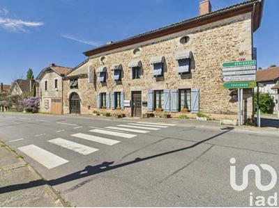 Maison - 311 m² - 10 pièces