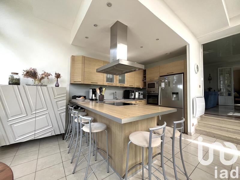 Maison - 200 m² - 6 pièces