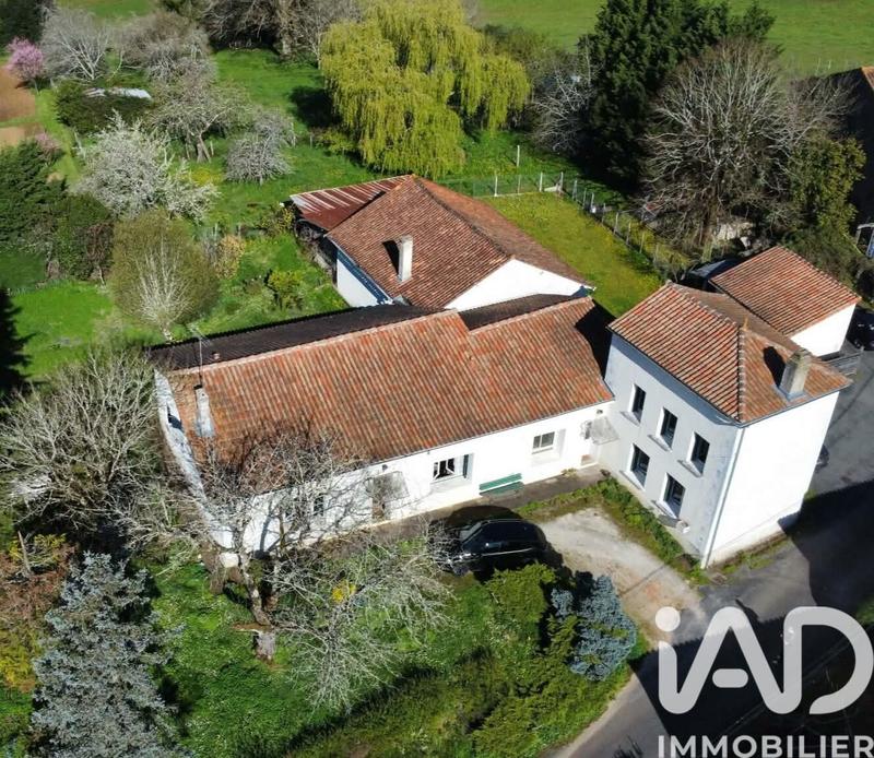 Maison - 199 m² - 9 pièces