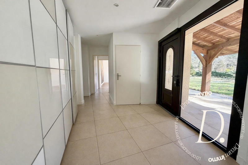 Maison - 200 m² - 4 pièces